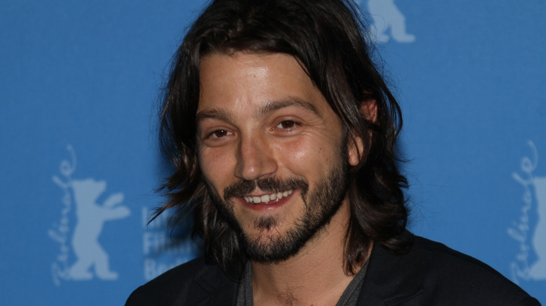 Diego Luna at event