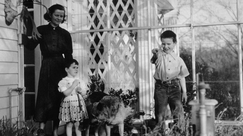 Oppenheimer's family in the garden