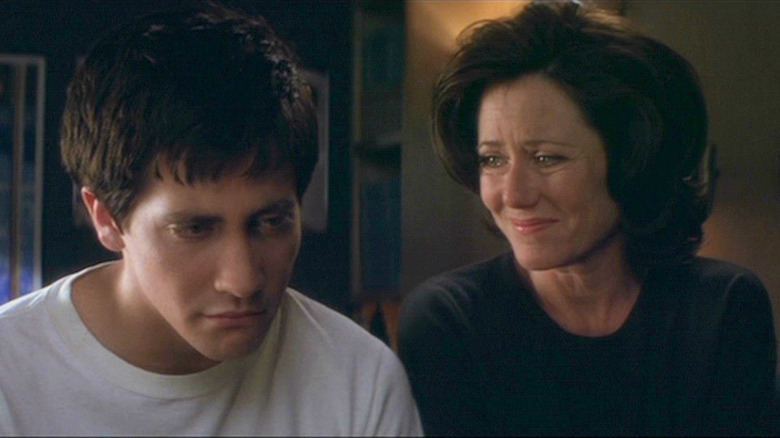 Donnie talks to his mom in "Donnie Darko" (2001)