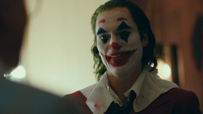 Arthur Fleck smiling in "Joker" (2019)