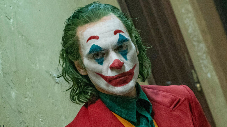 Arthur Fleck in full clown makeup in 