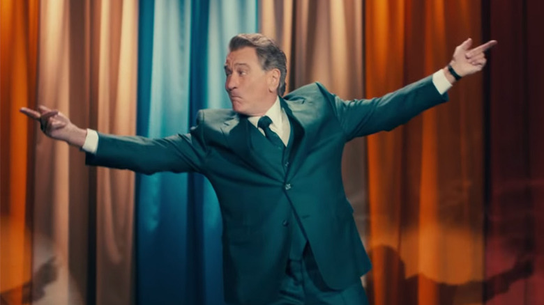 Murray Franklin hosts his talk show in "Joker" (2019)