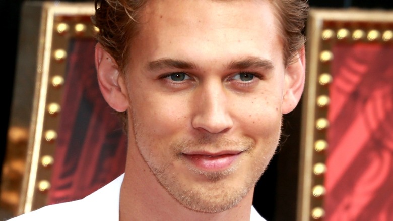 Austin Butler smiling