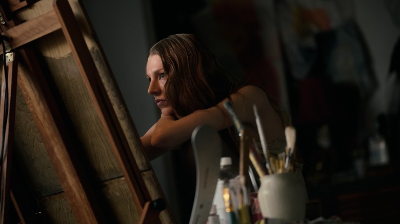 Jules leaning over easel on Euphoria Season 3