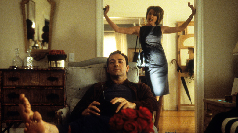 Carolyn Burnham yells at Lester Burnham in 'American Beauty' (1999)