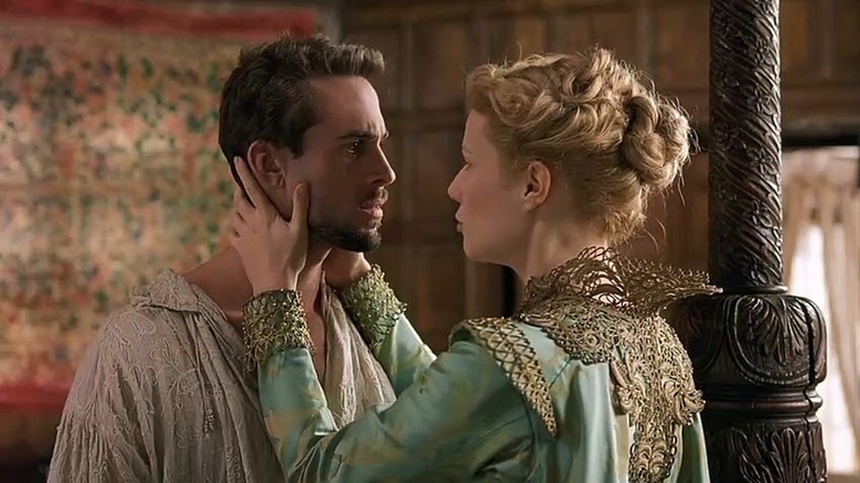 Viola holds William's face in 'Shakespeare in Love' (1998)