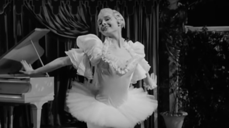 Nora Brentano dancing