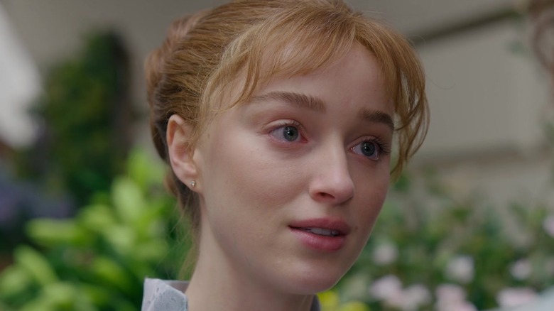 Phoebe Dynevor listens as Daphne Bridgerton 