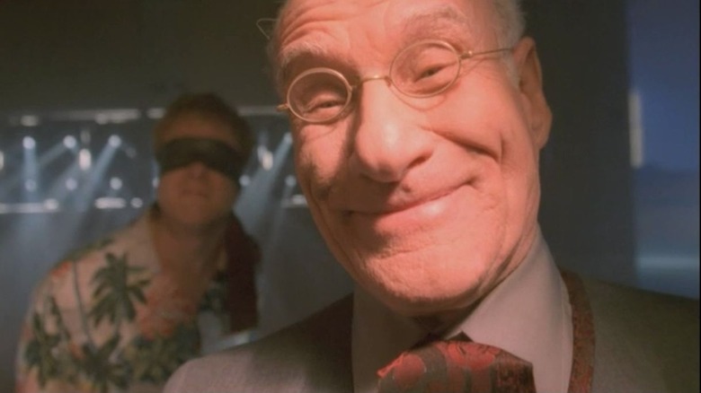 Mal and Wash are held captive and tortured