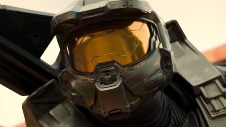 Halo Master Chief shining helmet looks to the horizon