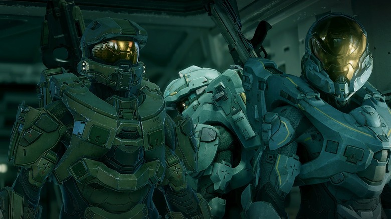Master Chief and Locke standing
