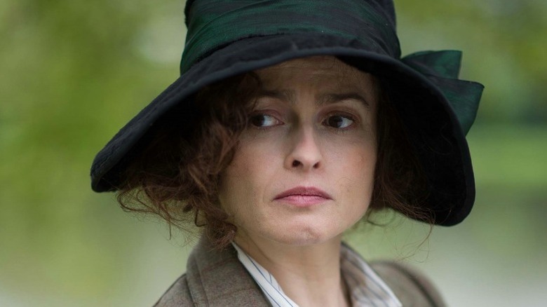 Edith Ellyn wearing a floppy hat