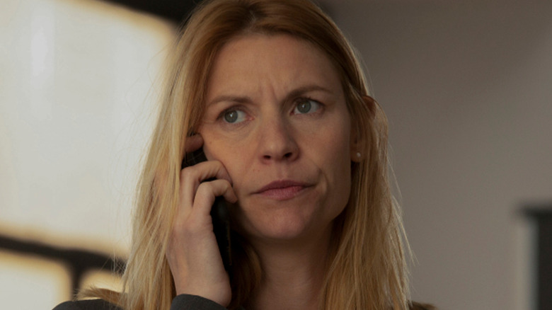 Claire Danes Carrie Mathison cell phone