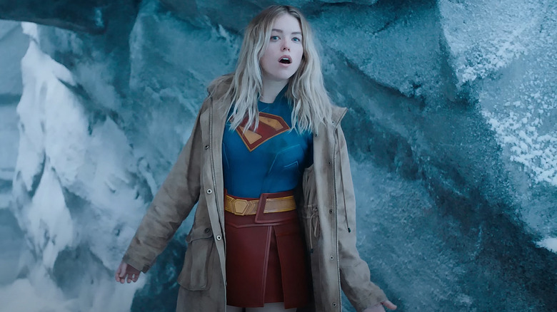 Supergirl talking to her cousin in 