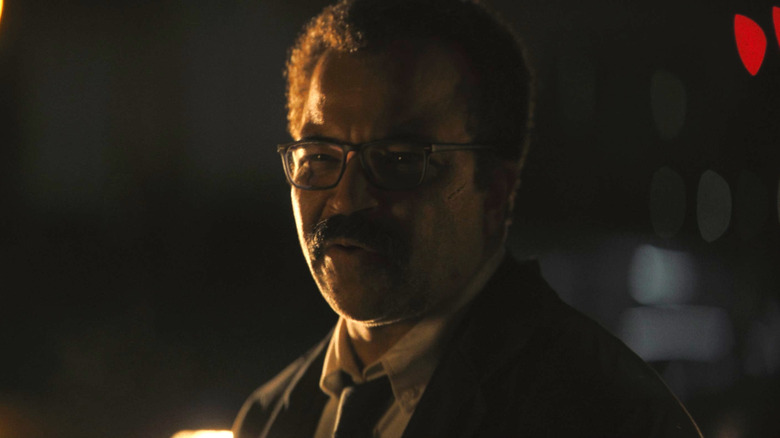 Jeffrey Wright Gordon investigating