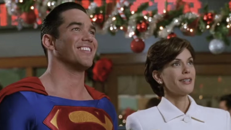 Superman and Lois smiling under Christmas decor in "Lois and Clark: The New Adventures of Superman" (1993-1997)