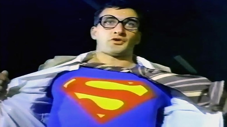 Clark Kent rips off his shirt in "Supermen Dönüyor" (1979)