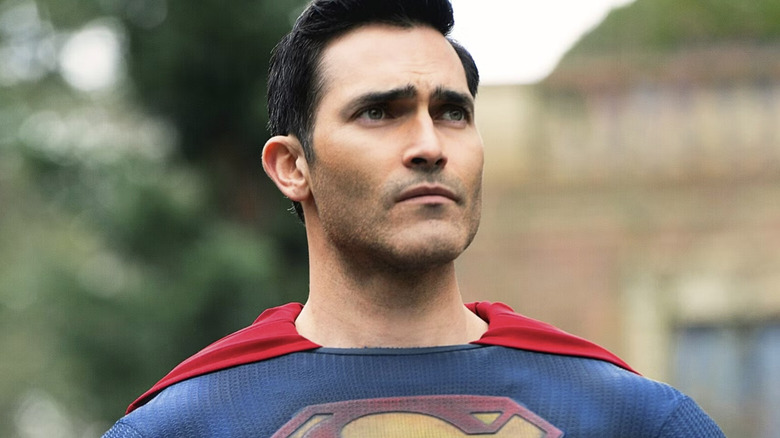 Superman looks into the distance in "Superman and Lois" (2021-2024)
