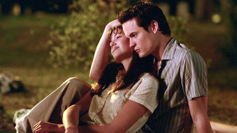 Shane West and Mandy Moore in "A Walk to Remember"