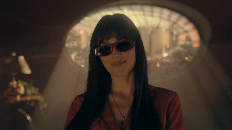 Madame Web wearing glasses in "Madame Web" (2024)