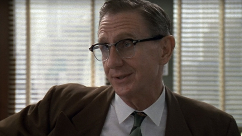 Douglas Pabst talks to his staff in Star Trek: Deep Space Nine