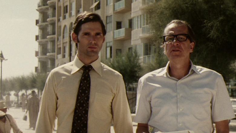 Eric Bana Walking