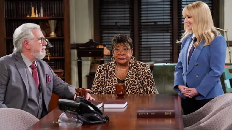 Dan Roz and Abby talk in "Night Court"