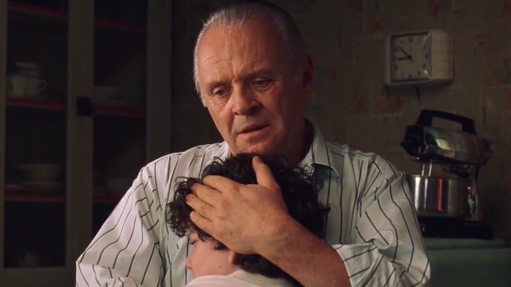 Hearts in Atlantis, Anthony Hopkins hugs boy