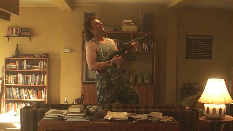 Rand play with gun Pam and Tommy