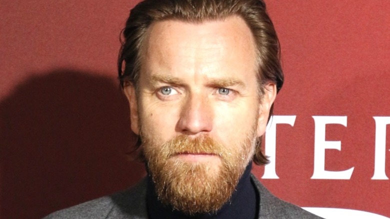 Ewan McGregor gets his picture taken on the red carpet