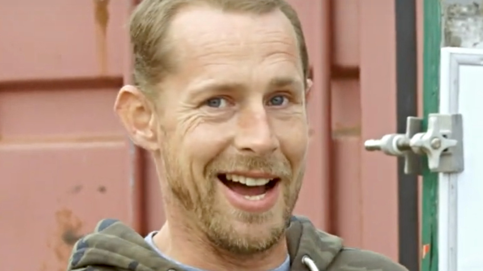 Exclusive Clip Bering Sea Gold S Kris Kelly Hilariously Teaches You Mine Etiquette