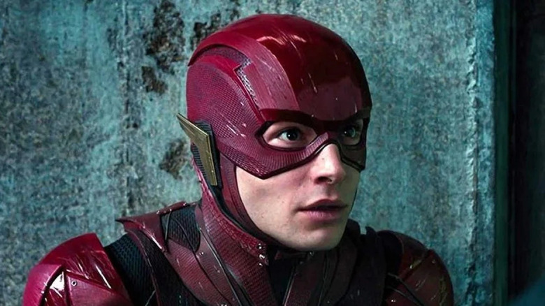 The Flash preparing to fight