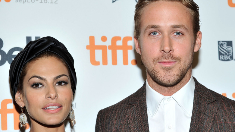 Ryan Gosling and Eva Mendes pose together