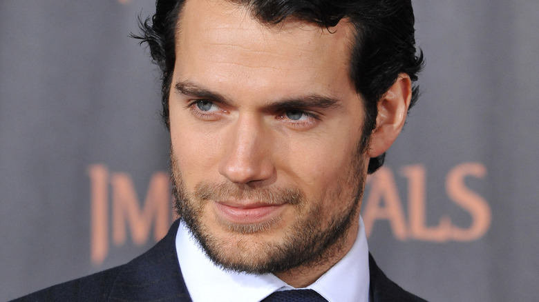 Henry Cavill Face Mischievous Glance