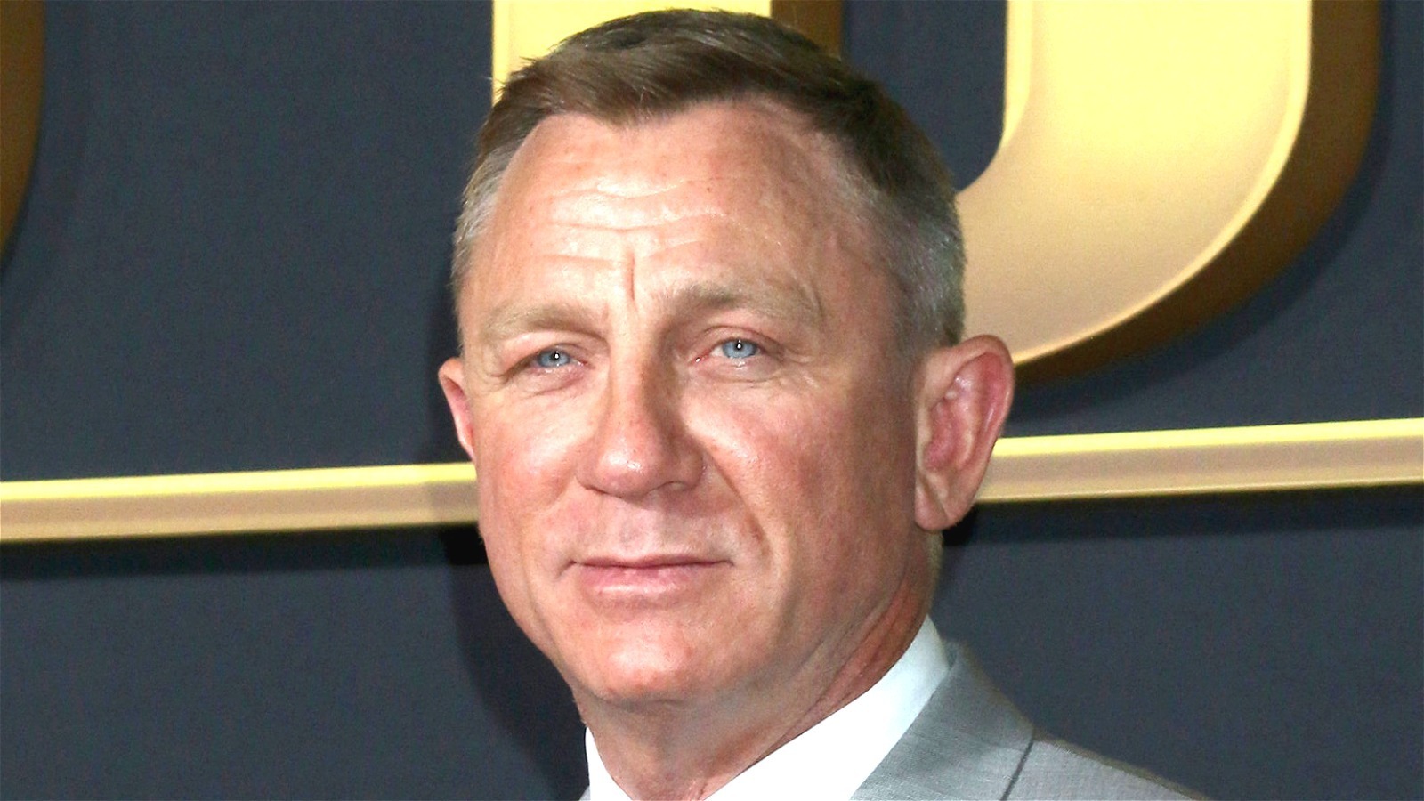 Fans Finally Get Their First Look At Daniel Craig's Benoit Blanc In