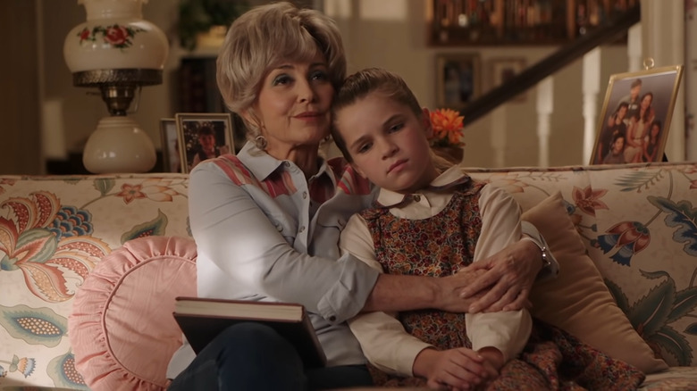 Meemaw embracing Missy on Young Sheldon