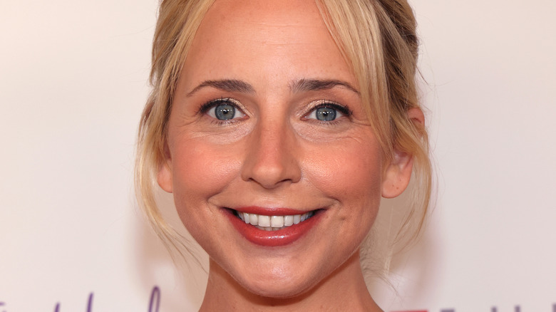 Lecy Goranson smiling