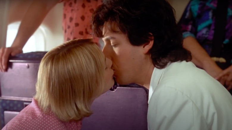Julia and Robbie kiss