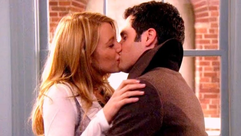 Serena and Dan kiss