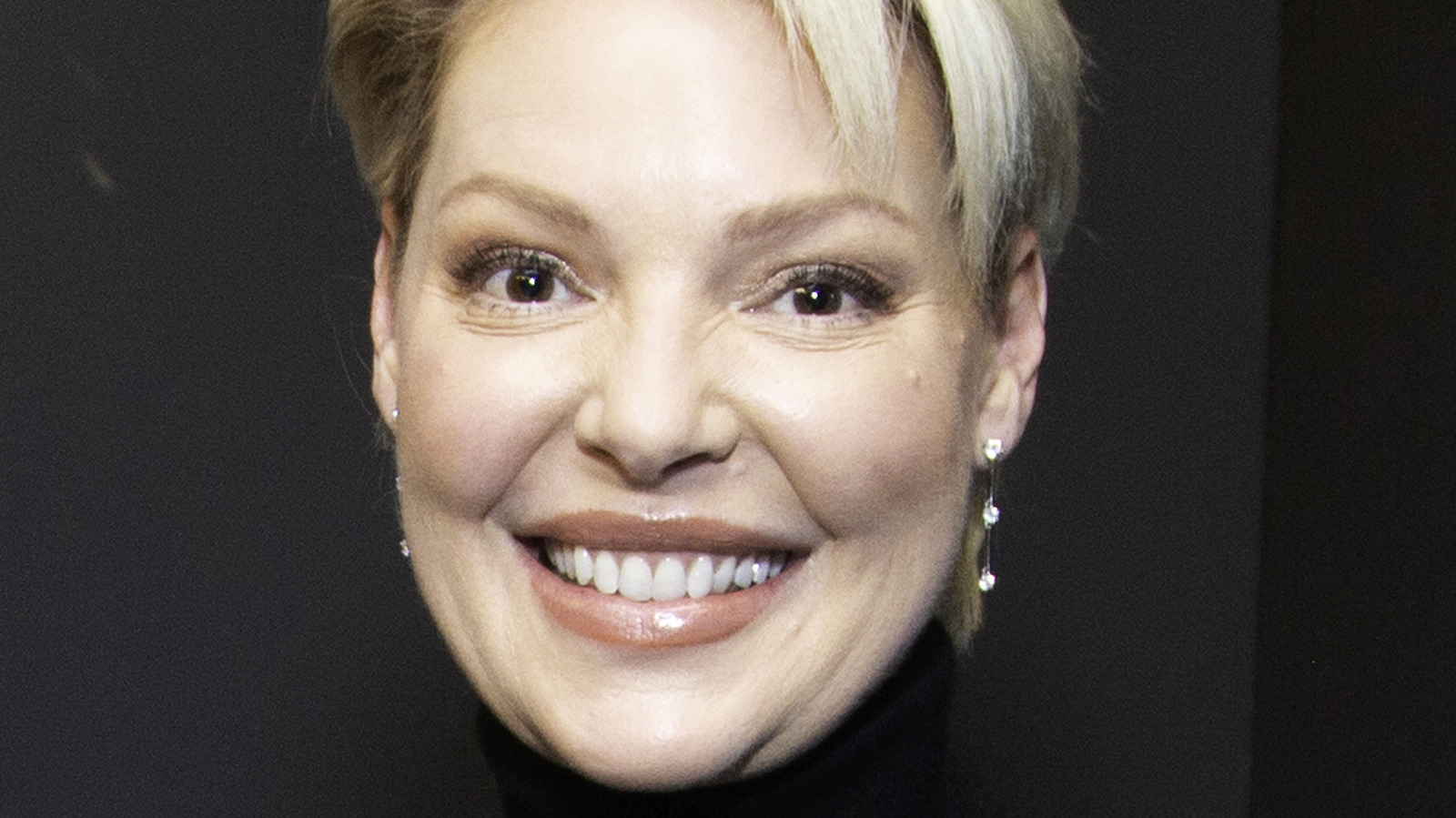 Firefly Lane Book Fans Have Complaints About The Netflix Adaptation Firefly Lane Book Fans Have Complaints About The Netflix Adaptation