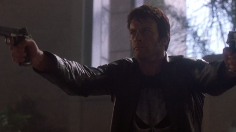 Thomas Jane Frank Castle pointing guns
