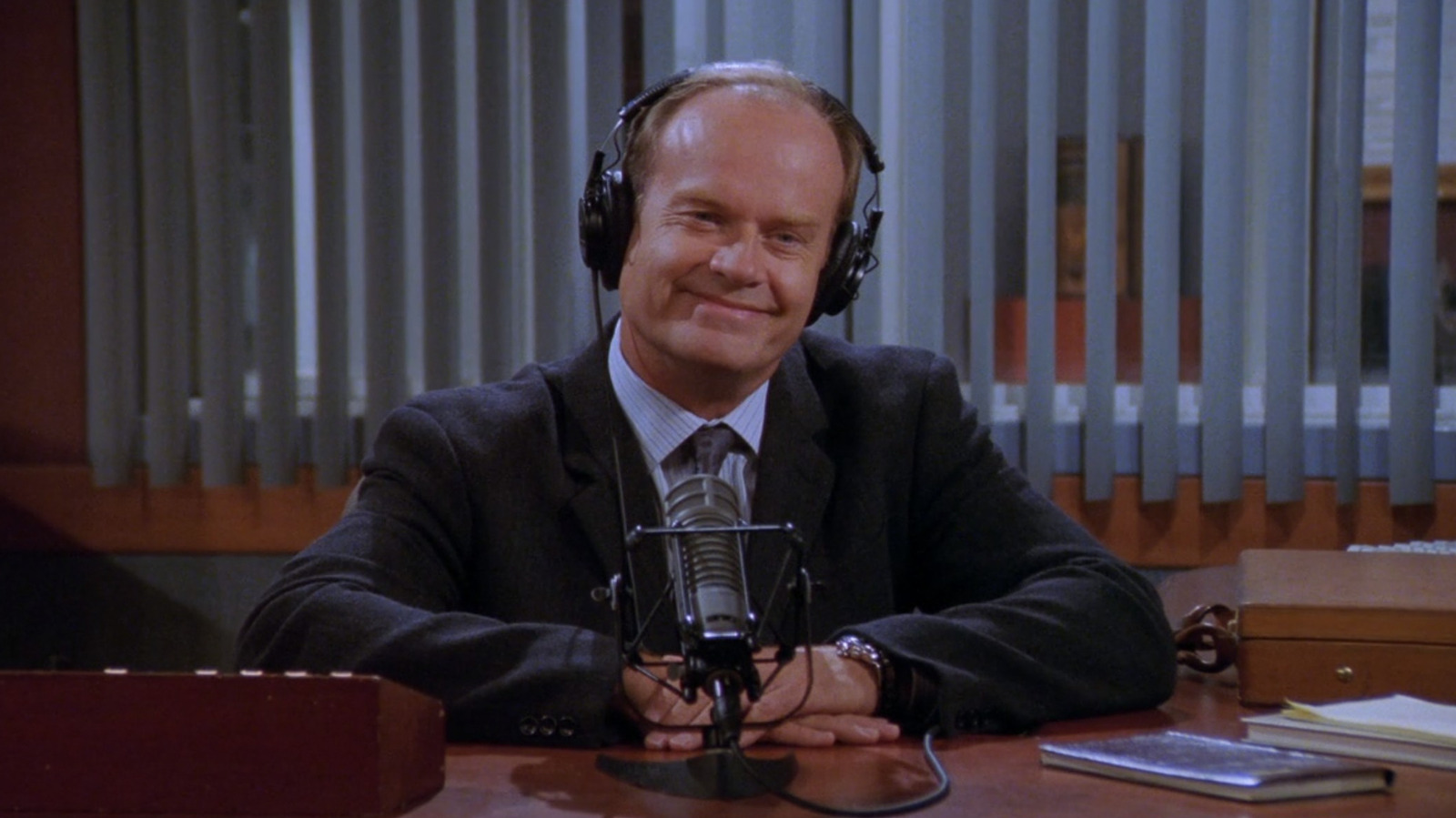 Frasier Why Celebrity Photos Appear At The End Of Some Episodes