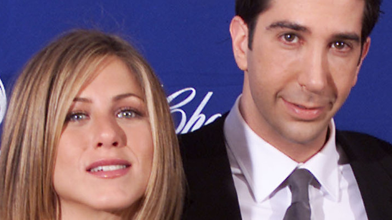 Jennifer Aniston and David Schwimmer smiling