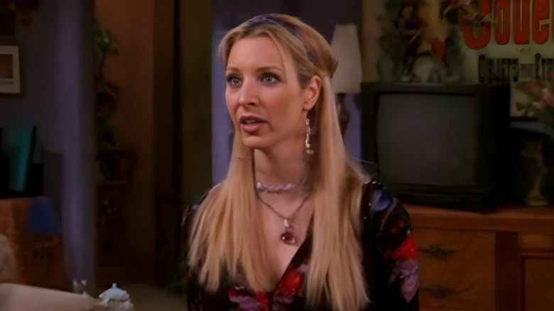 Phoebe in Monica's apartment