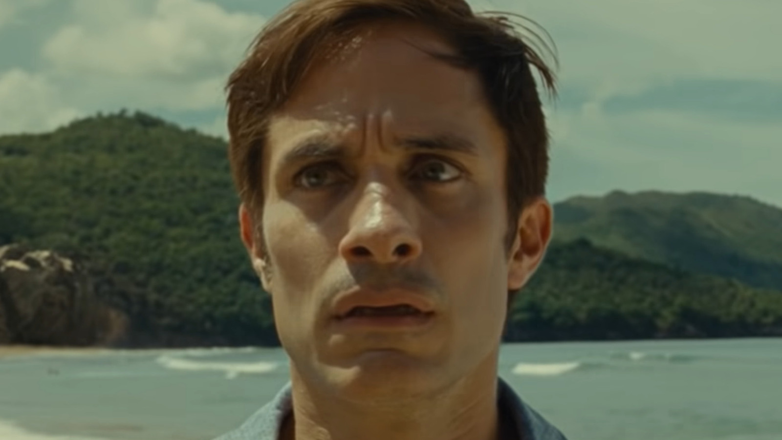 Gael Garcia Bernal Reveals What Scares Him Most About M Night Shyamalan S Old Exclusive