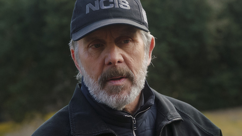 Alden Parker wearing NCIS hat