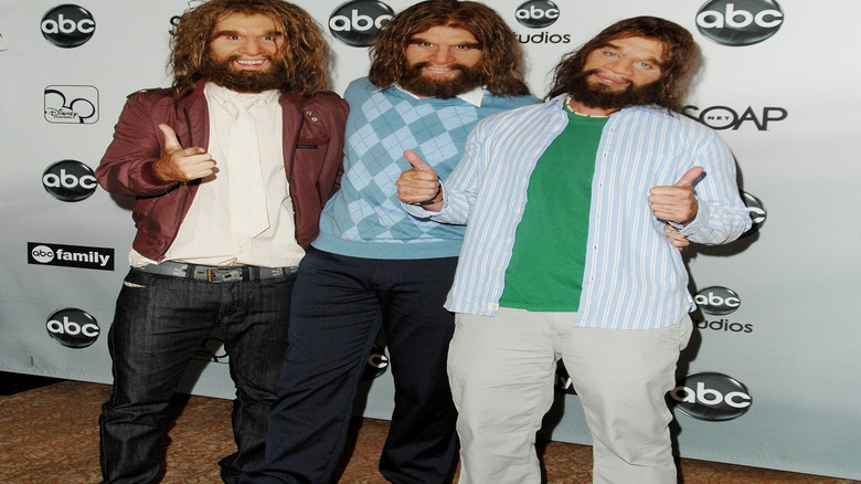 Cavemen cast members smiling
