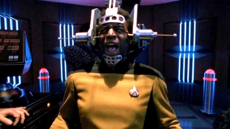 Geordi sits in a brainwashing chamber in Star Trek: The Next Generation (1991)