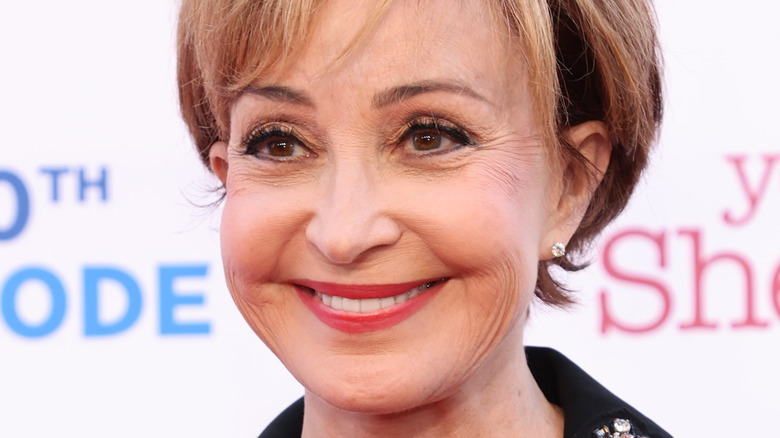 Annie Potts smiling