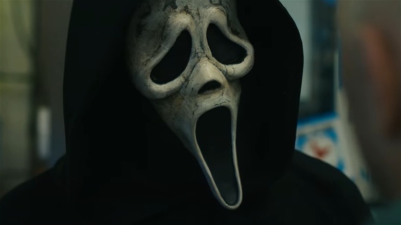 Ghostface from Scream holding knife